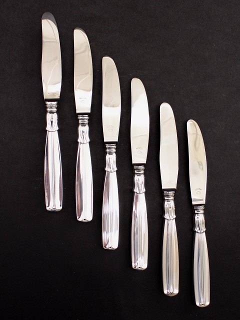 Lotus dinner knives 21.5 cm.