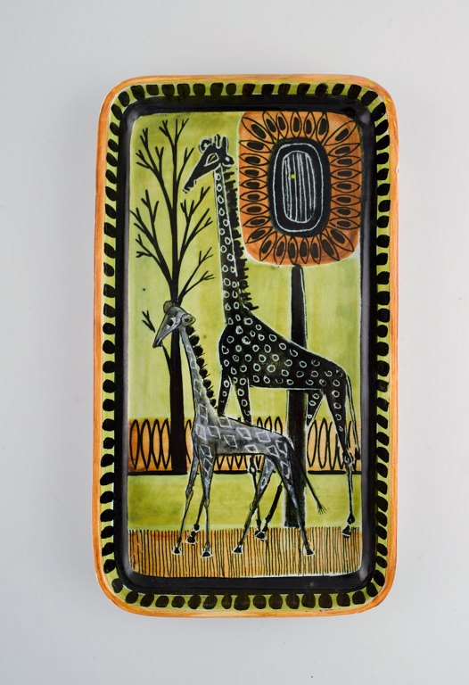 Swedish ceramist. Unique dish in hand-painted glazed ceramics with giraffes. 
1960
