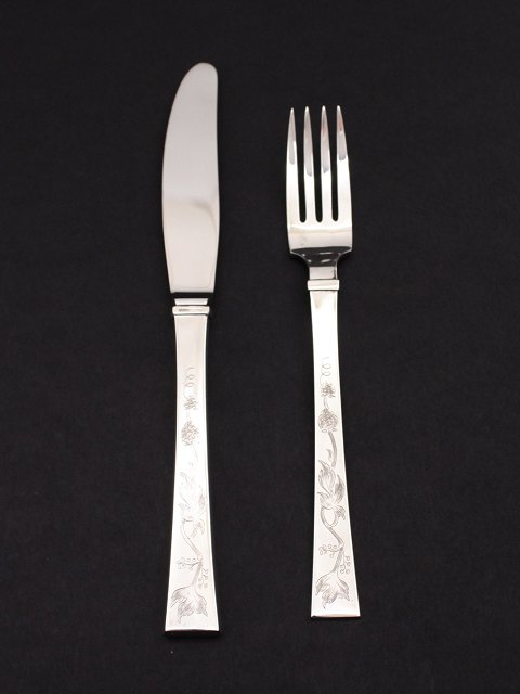 Hans Hansen arvesølv no. 12 knife 21.5 cm. fork 18.5 cm.