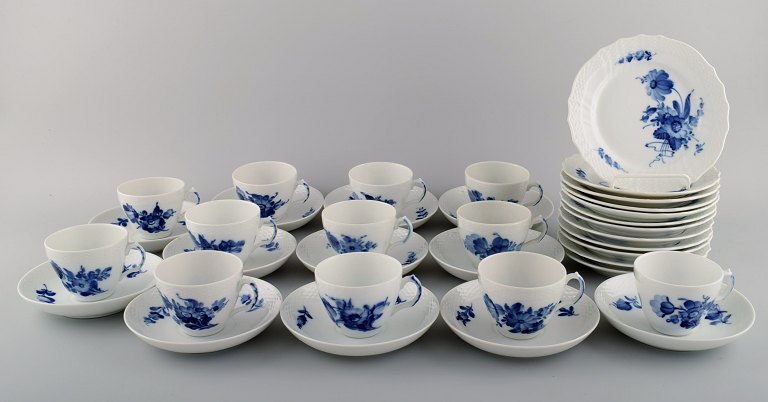 Royal Copenhagen Blue Flower Curved coffee service for twelve people. 1960s. 
Model number 10/8040.
