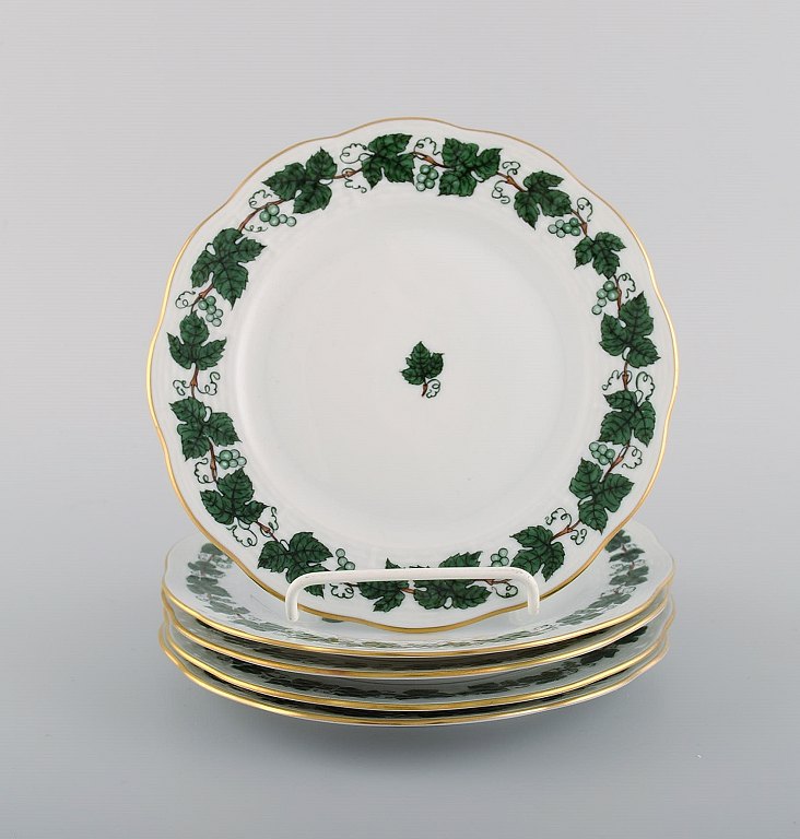 Five Herend Green Grape Leaf & Vine side plates in hand-painted porcelain. 
Mid-20th century.
