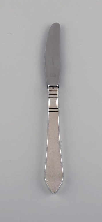 Georg Jensen Antik frokostkniv i sterlingsølv og rustfrit stål. Tolv stk på 
lager.
