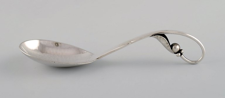 Tidlig Georg Jensen marmeladeske i sterlingsølv. Dateret 1904-1914.
