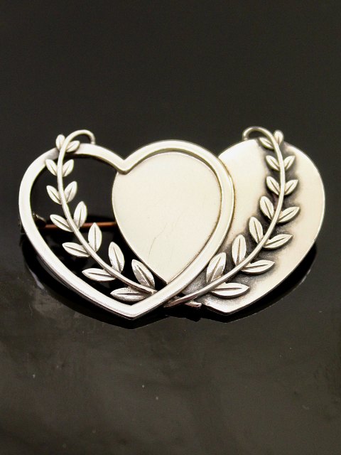 "Cæsar" heart brooch