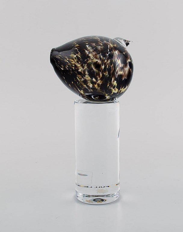 Bengt Edenfalk (1924-2016), for Skruf. Sculpture in mouth-blown crystal glass. 
Bird. Late 20th century.
