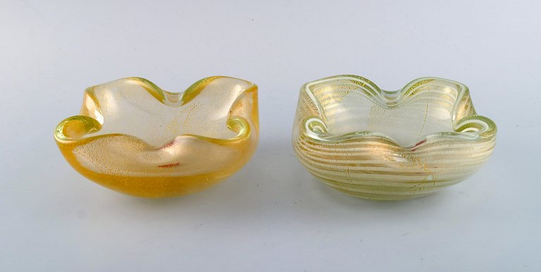 Two Murano bowls in mouth blown art glass. Italian design, 1960s.
