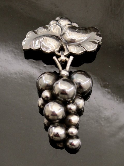 Moonlight Grapes brooch