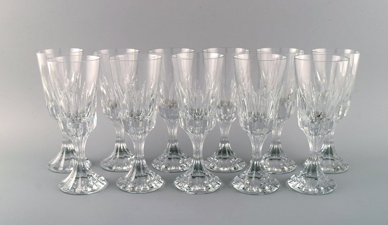 Baccarat, France. 11 art deco Assas red wine glassses in mouth blown crystal 
glass. 1930