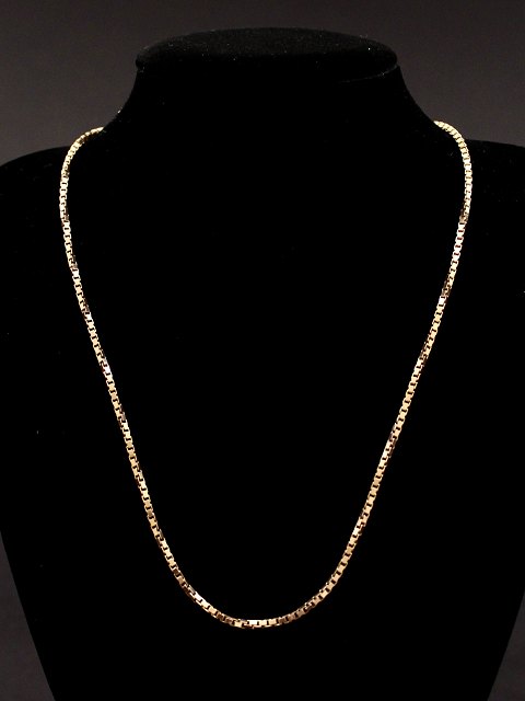 8 ct. gold necklace
