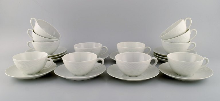 Royal Copenhagen. Salto Service, White. Twelve teacups with saucers. 1960s.
