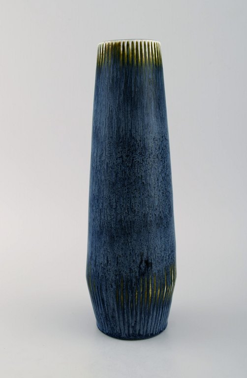 Carl Harry Stålhane for Rörstrand. Large vase in glazed ceramics. Beautiful 
blue-green double glaze. Mid-20th century.
