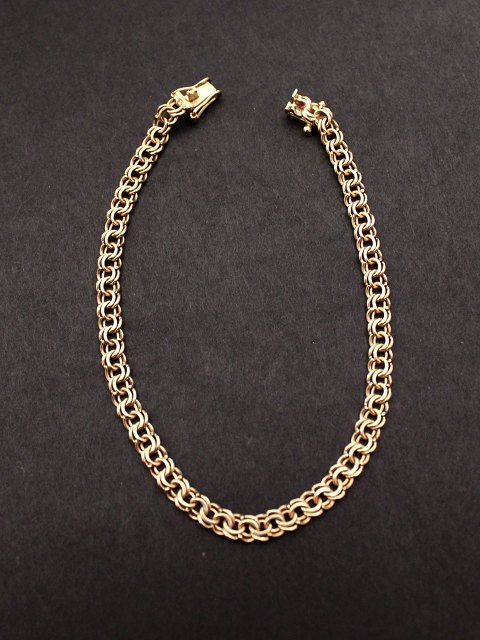 8 ct. gold bracelet