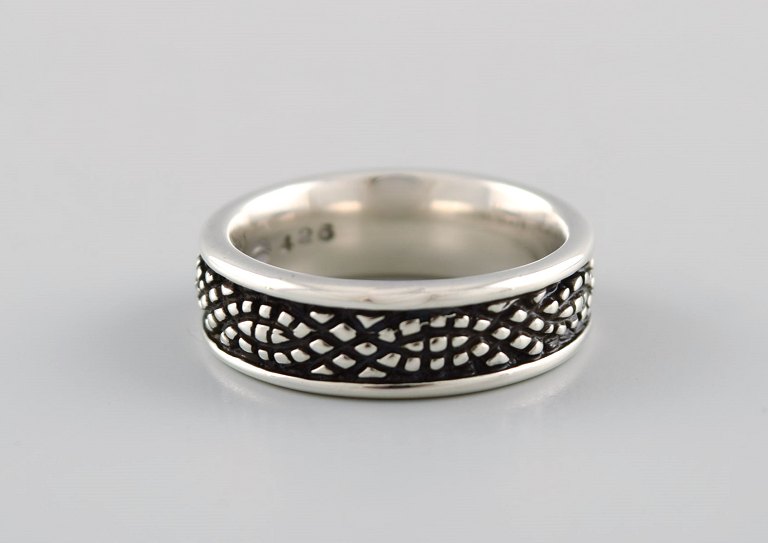 Lene Munthe for Georg Jensen. Ring in sterling silver. Model 426. Late 20th 
Century.
