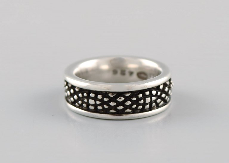 Lene Munthe for Georg Jensen. Ring in sterling silver. Model 426. Late 20th 
Century.
