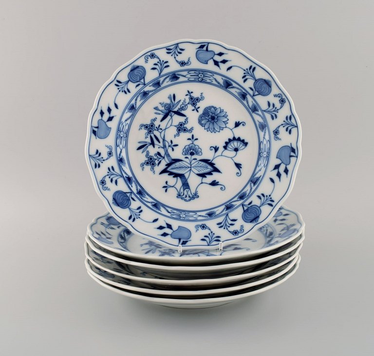 Seks antikke Meissen Løgmønstret middagstallerkener i håndmalet porcelæn. Sent 
1800-tallet.
