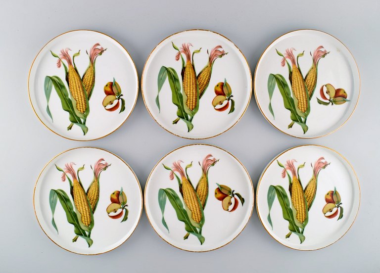Royal Worcester, England. Six round porcelain dishes decorated with corn cobs, 
apples and gold edge. 1960s.
