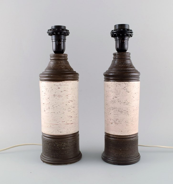 Bitossi for Bergboms, Sweden. Two table lamps in glazed stoneware. Beautiful 
glaze in sand and brown shades. 1960s.
