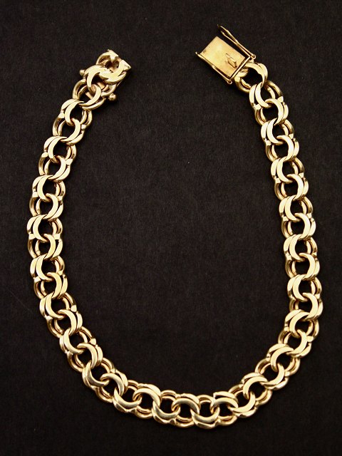 8 ct. gold bracelet