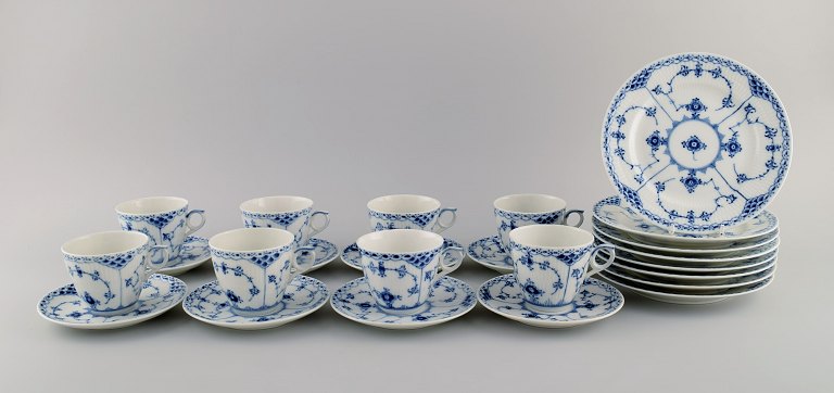 Royal Copenhagen Musselmalet Halvblonde kaffeservice til otte personer. 
1960