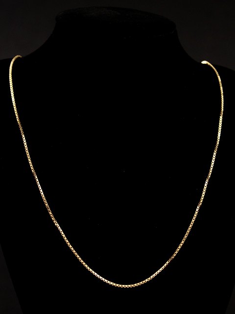 8 ct. gold necklace