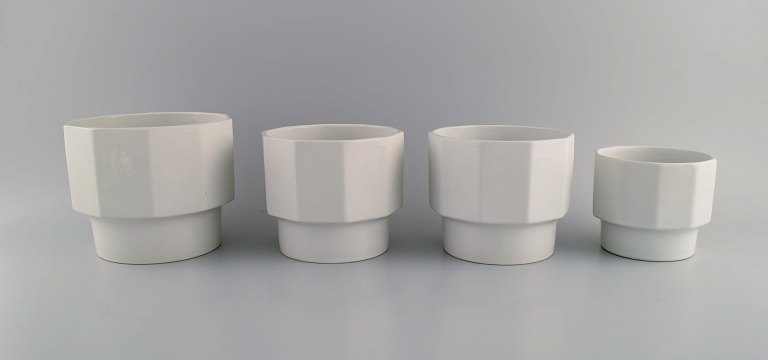 Erix Hennix for Gustavsberg. Four Plantina flower pots in glazed porcelain. 
1970s.
