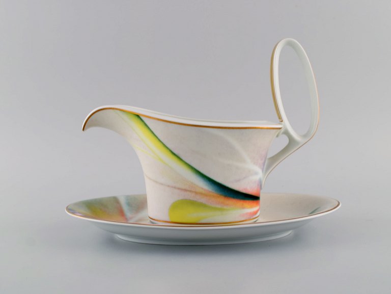 Paul Wunderlich for Rosenthal. Large Mythos sauce boat with saucer in porcelain. 
1980 / 90