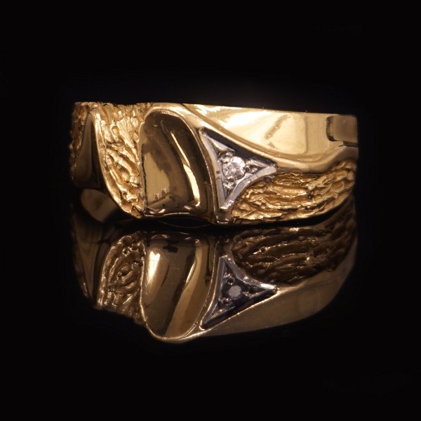 Lapponia 18kt gold ring with a diamond of 0,02ct. Ringsize 64
