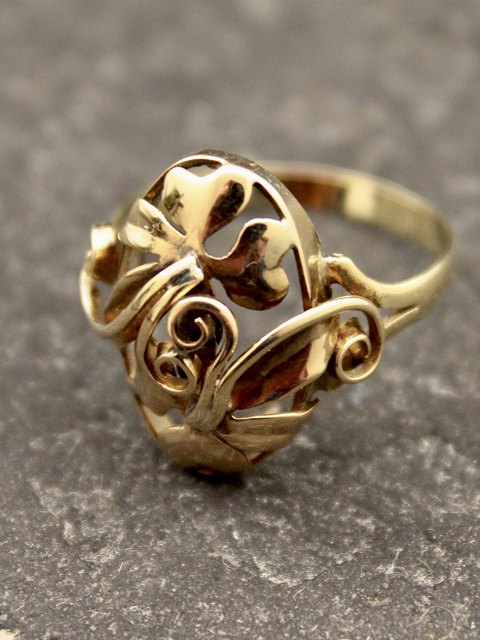 14 carat gold ring