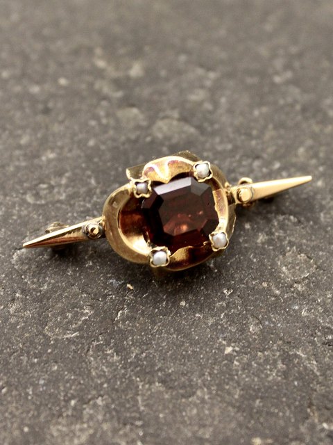 14 ct. gold brooch