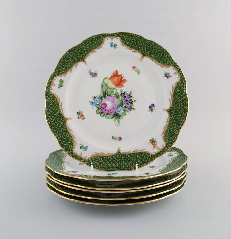 Seks Herend middagstallerkener i håndmalet porcelæn. Dateret 1941. 
