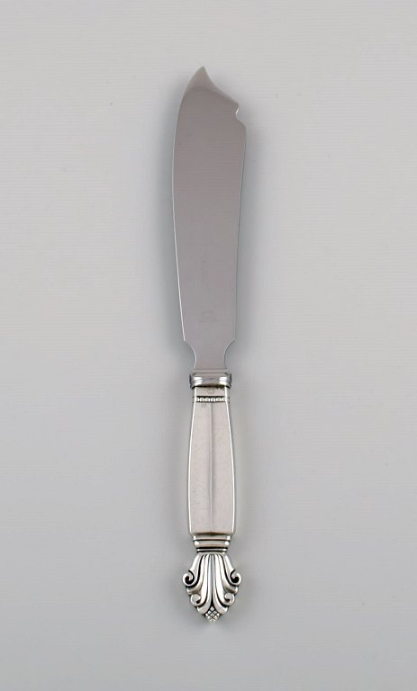 Georg Jensen Acanthus cake knife in sterling silver and stainless steel.
