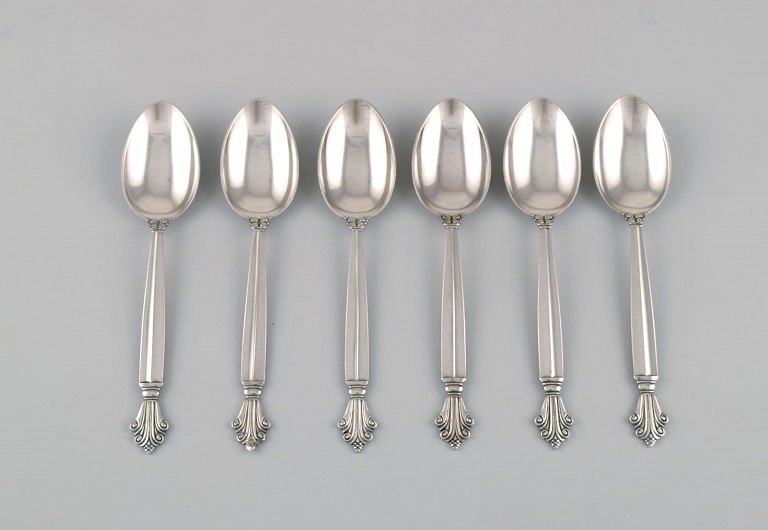 Six Georg Jensen Acanthus spoons in sterling silver.
