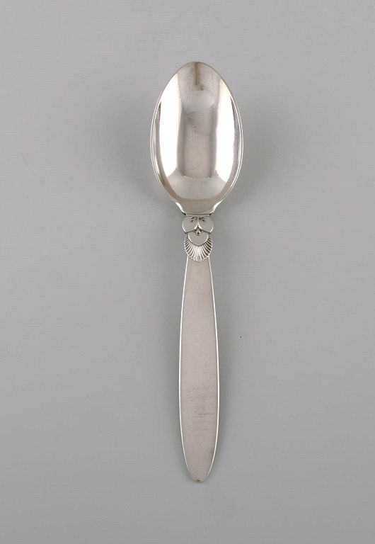 Tidlig Georg Jensen Kaktus middagsske i sterlingsølv. Dateret 1909-1914. To stk 
på lager.
