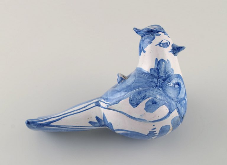 Bjørn Wiinblad (1918-2006), Denmark. Unique bird for hanging in hand-painted and 
glazed ceramics. 1970