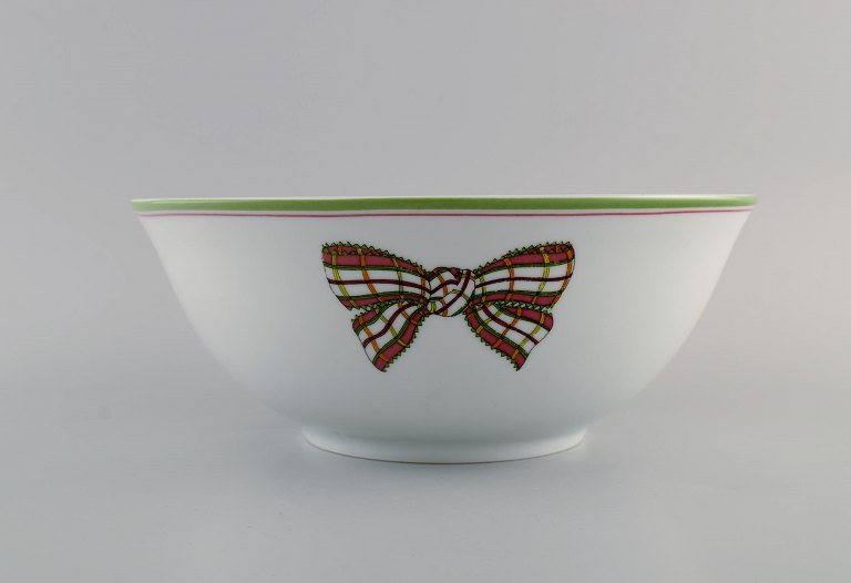 Limoges, France. Rare Christian Dior "Spring" bowl in porcelain decorated with 
ribbon and bow. 1980s.
