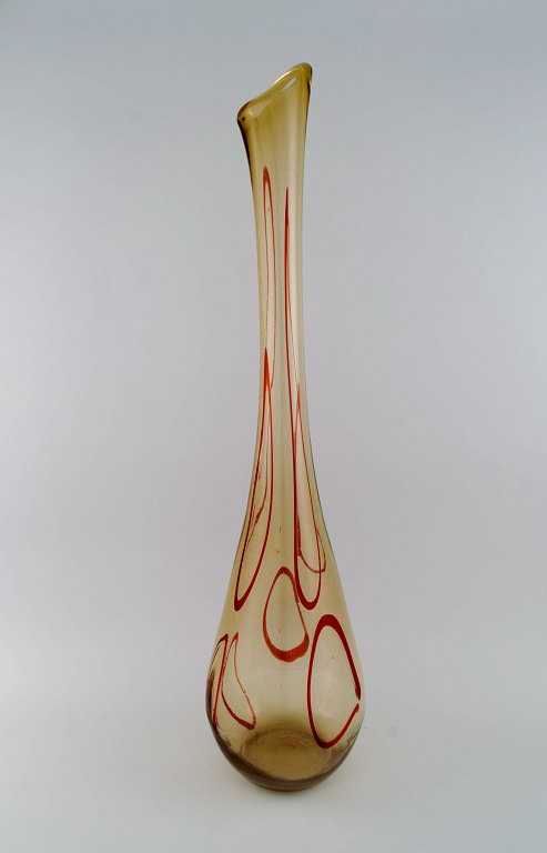 Large Murano floor vase in smoky and red mouth blown art glass. Italian design, 
1960s / 70s.
