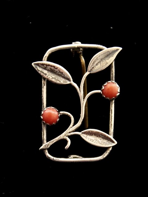 830 silver brooch