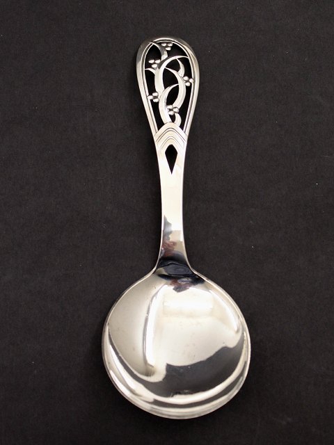 Serving spoon