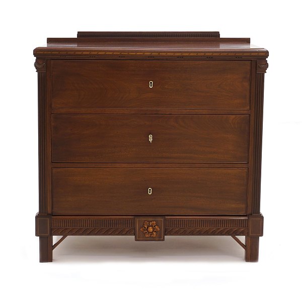 Danish Louis XVI mahogany chest of drawers. Circa 1780. H: 84cm. W: 89cm. D: 
55cm
