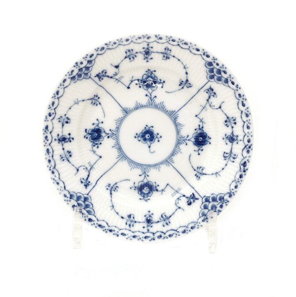 Royal Copenhagen blue fluted half lace plate #575. D: 16cm