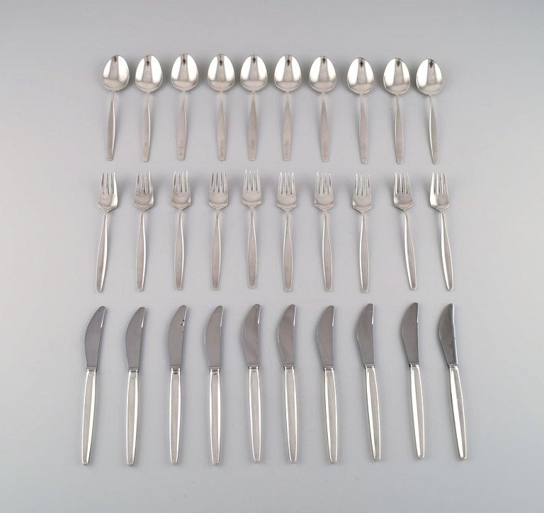 Complete Georg Jensen Cypress lunch service in sterling silver for ten people.
