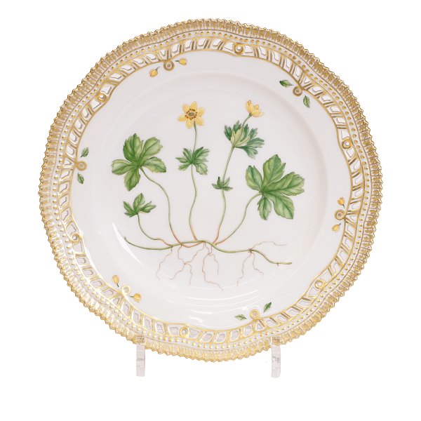 Royal Copenhagen Flora Danica porcelain plate 3553. "Anemone Richardsone Hook.". 
D: 25cm