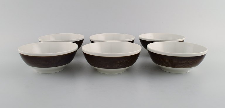 Hertha Bengtson (1917-1993) for Rörstrand. Six Koka bowls in glazed stoneware. 
1960s.
