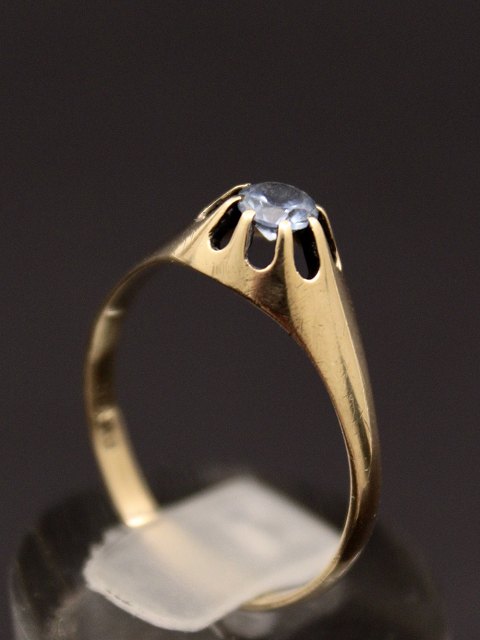 8 carat gold ring