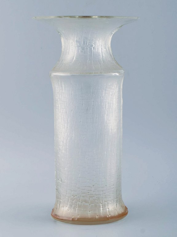 Timo Sarpaneva for Iittala. Vase i klart mundblæst kunstglas. Finsk design, 
1960