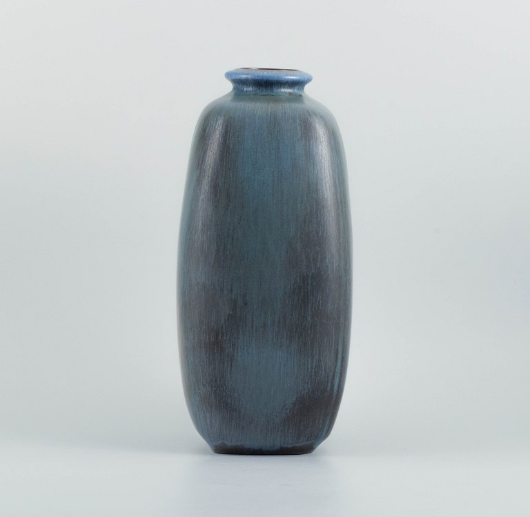 Stor Knabstrup keramikvase med glasur i blå og grå nuancer. 
1960