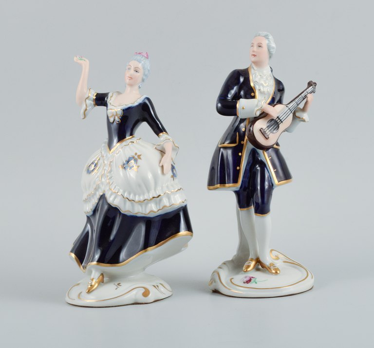 Royal Dux.
Rococo couple in hand-painted porcelain.