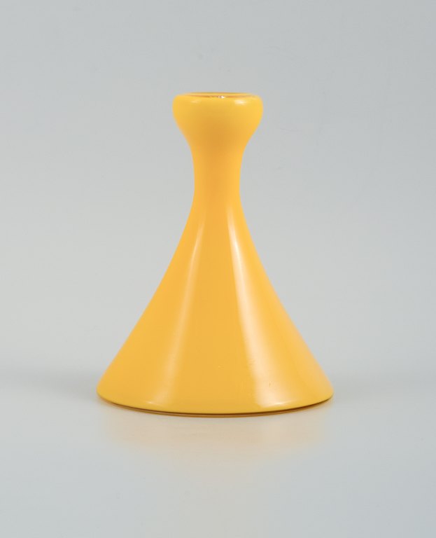 Sven Palmqvist for Orrefors, Colora vase i gult kunstglas.