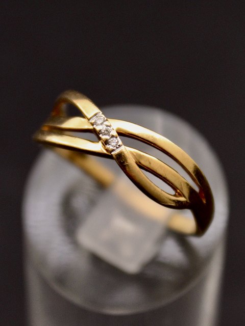 14 carat gold ring