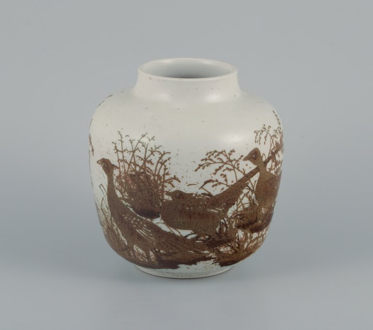 Nils Thorsson for Royal Copenhagen, vase i fajance.